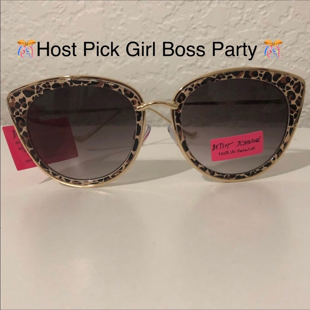 🎊HP 1/3 Betsey Johnson leopard cat eye sunglasses